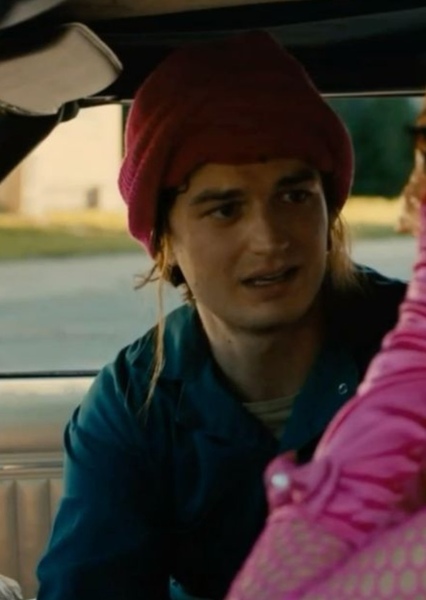 Joe Keery photo