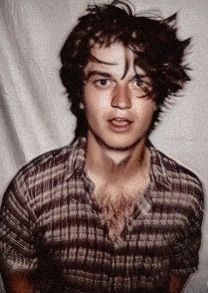 Joe Keery photo