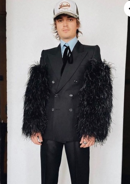 Joe Keery photo