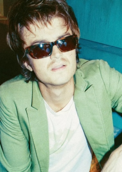 Joe Keery photo