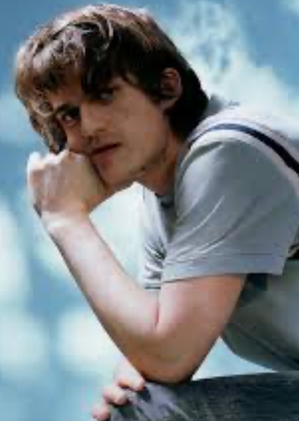 Joe Keery photo