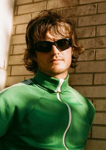 Joe Keery photo