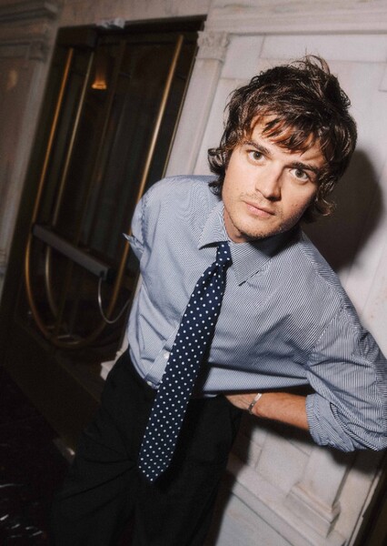 Joe Keery photo
