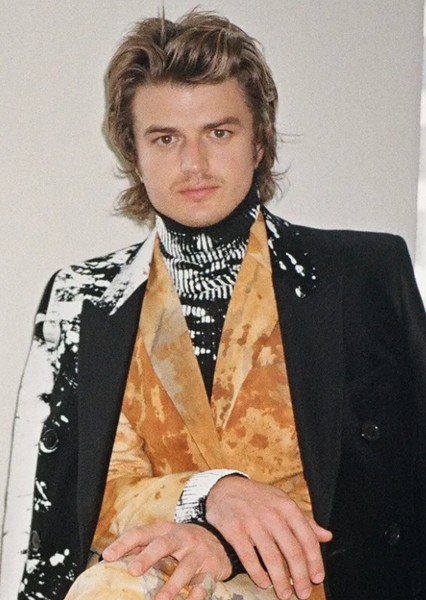 Joe Keery photo