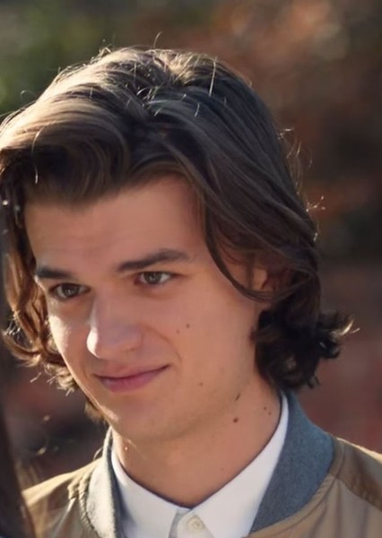 Joe Keery photo