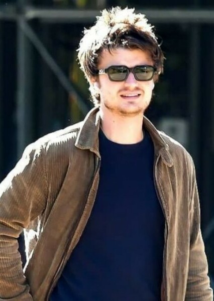 Joe Keery photo