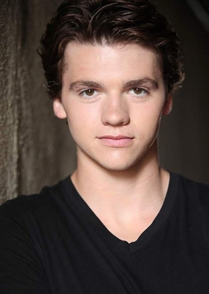 Joel Courtney