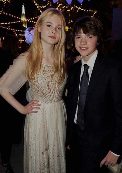 Joel Courtney and Elle Fanning photo
