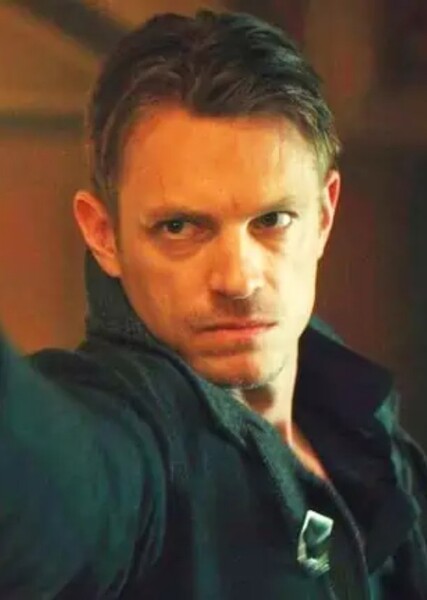 Joel Kinnaman photo