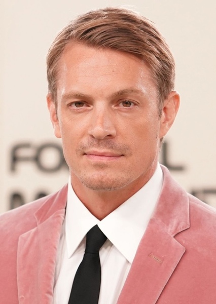 Joel Kinnaman photo