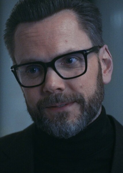 Joel McHale photo