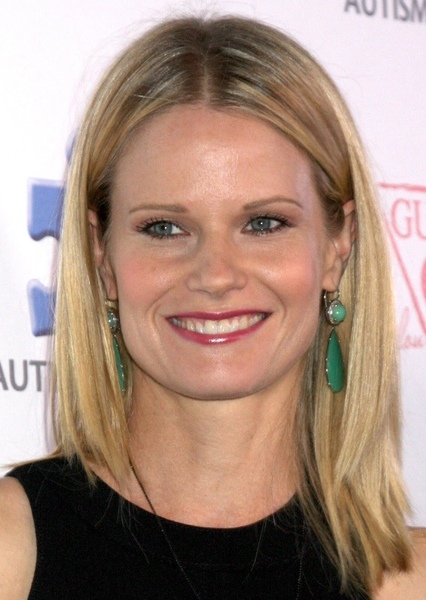 Joelle Carter