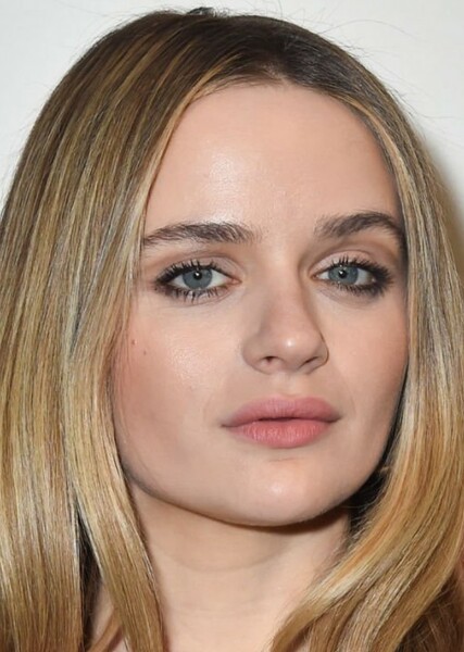 Joey King photo