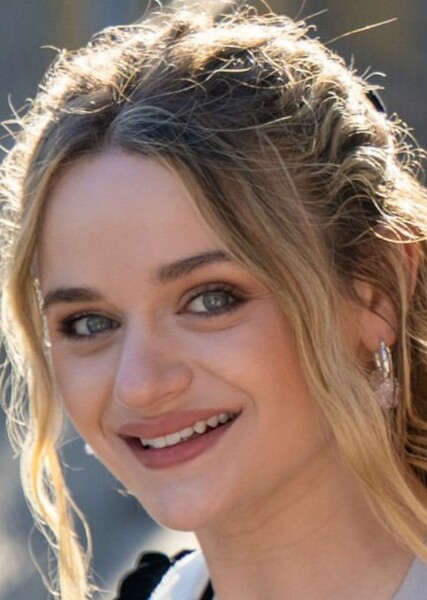 Joey King photo