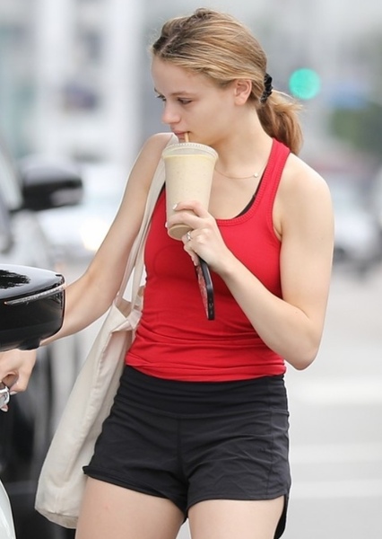 Joey King photo