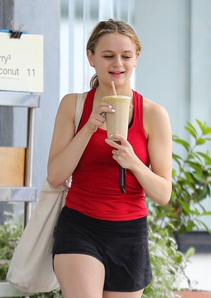Joey King photo