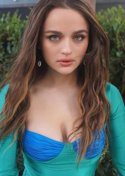 Joey King photo