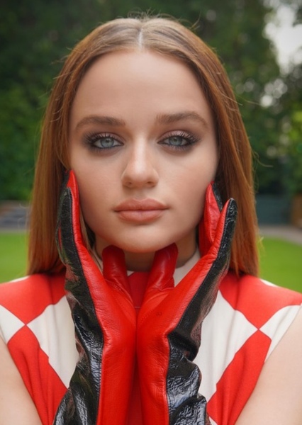 Joey King photo