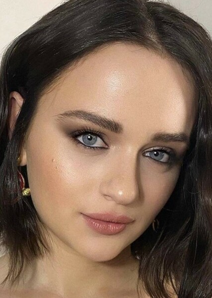 Joey King photo