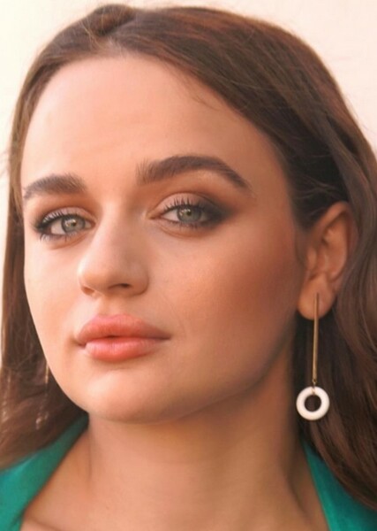 Joey King photo