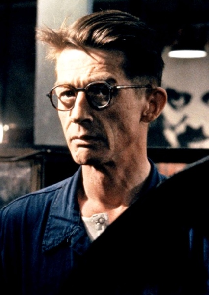 John Hurt photo