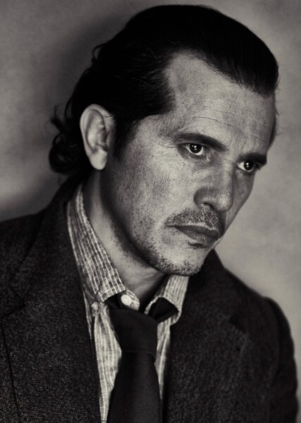 John Leguizamo photo