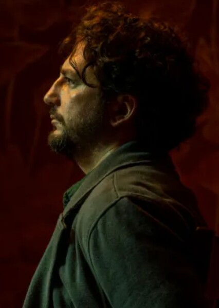 John Magaro photo