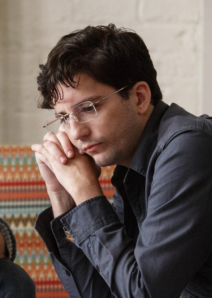 John Magaro photo