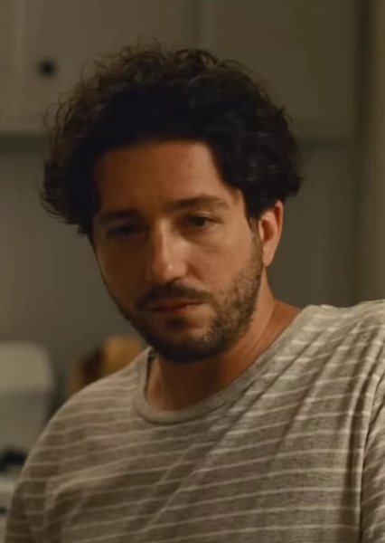 John Magaro photo