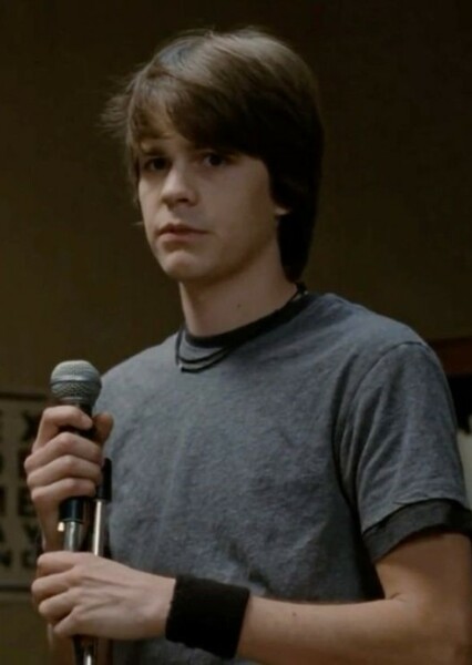Johnny Simmons photo