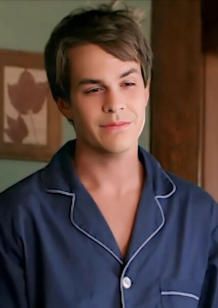 Johnny Simmons photo
