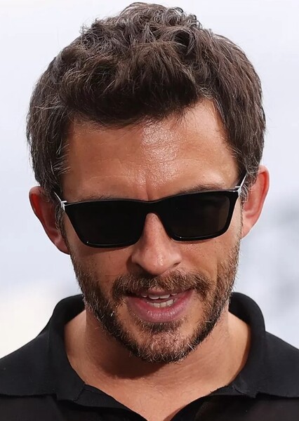 Jonathan Bailey photo