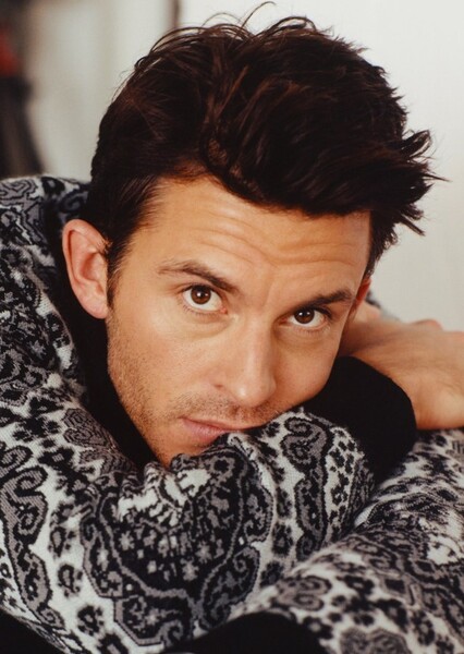 Jonathan Bailey photo