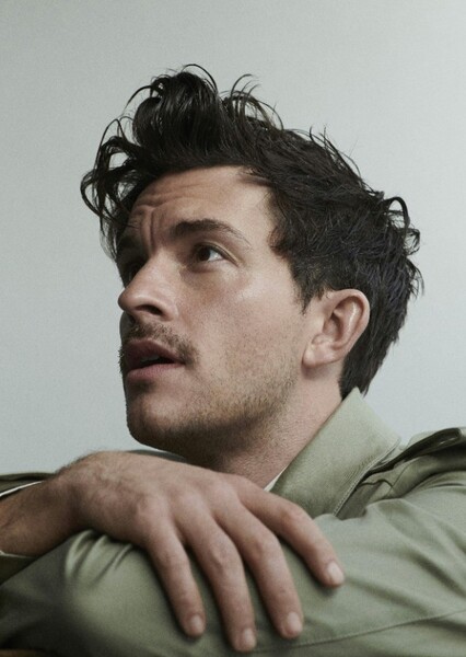 Jonathan Bailey photo