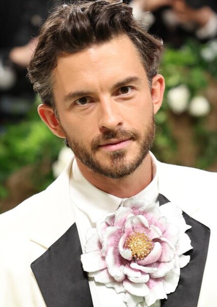 Jonathan Bailey photo