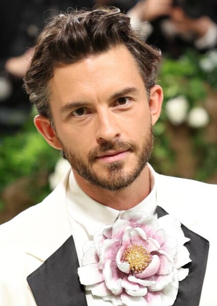 Jonathan Bailey photo