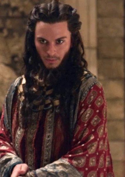 Jonathan Bailey photo