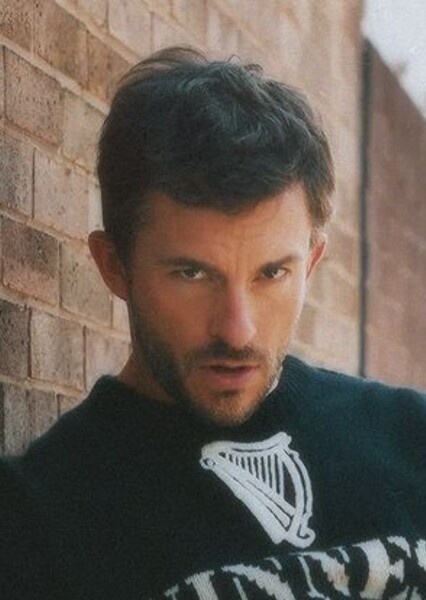 Jonathan Bailey photo