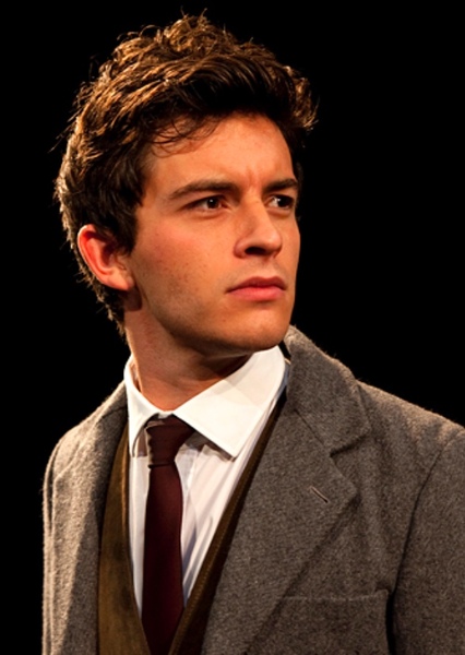 Jonathan Bailey photo