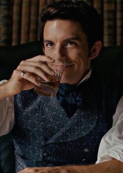 Jonathan Bailey photo
