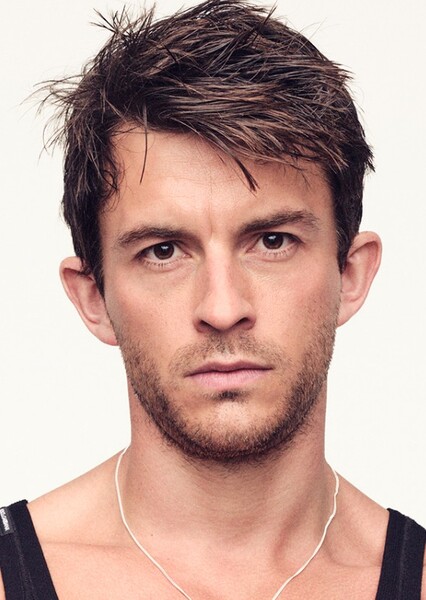 Jonathan Bailey photo
