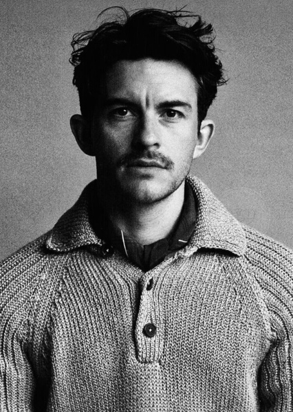Jonathan Bailey photo