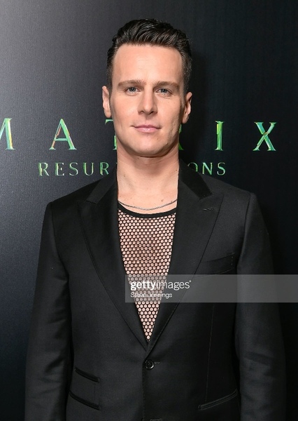 Jonathan Groff photo