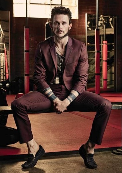 Jonathan Tucker photo