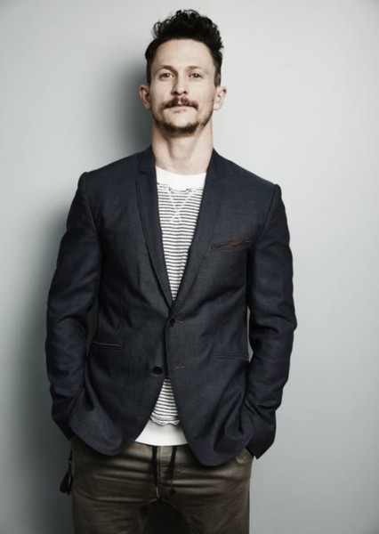 Jonathan Tucker photo