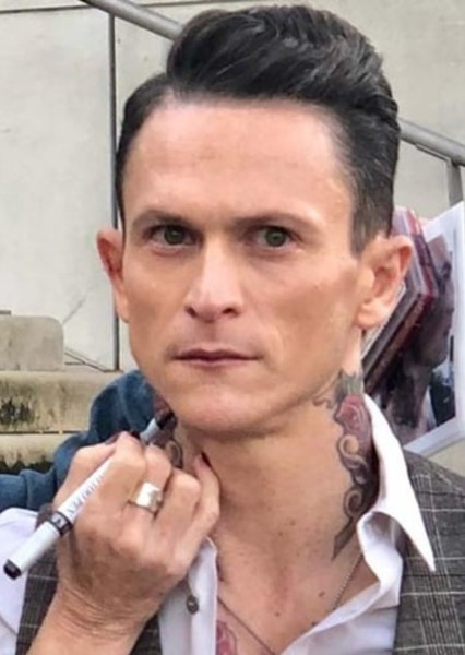 Jonathan Tucker photo