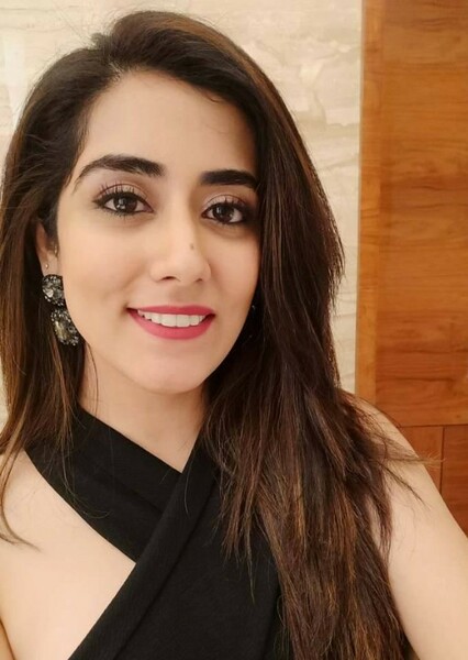 Jonita Gandhi photo