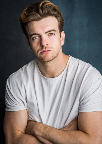 Jonno Davies photo