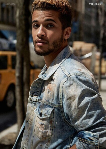 Jordan Fisher photo