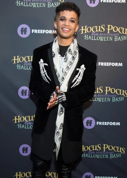 Jordan Fisher photo
